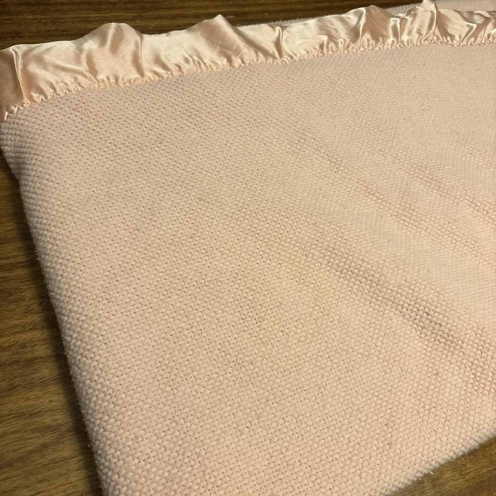 VTG Pink‎ Waffle Weave Acrylic Blanket Satin Trim Full 68